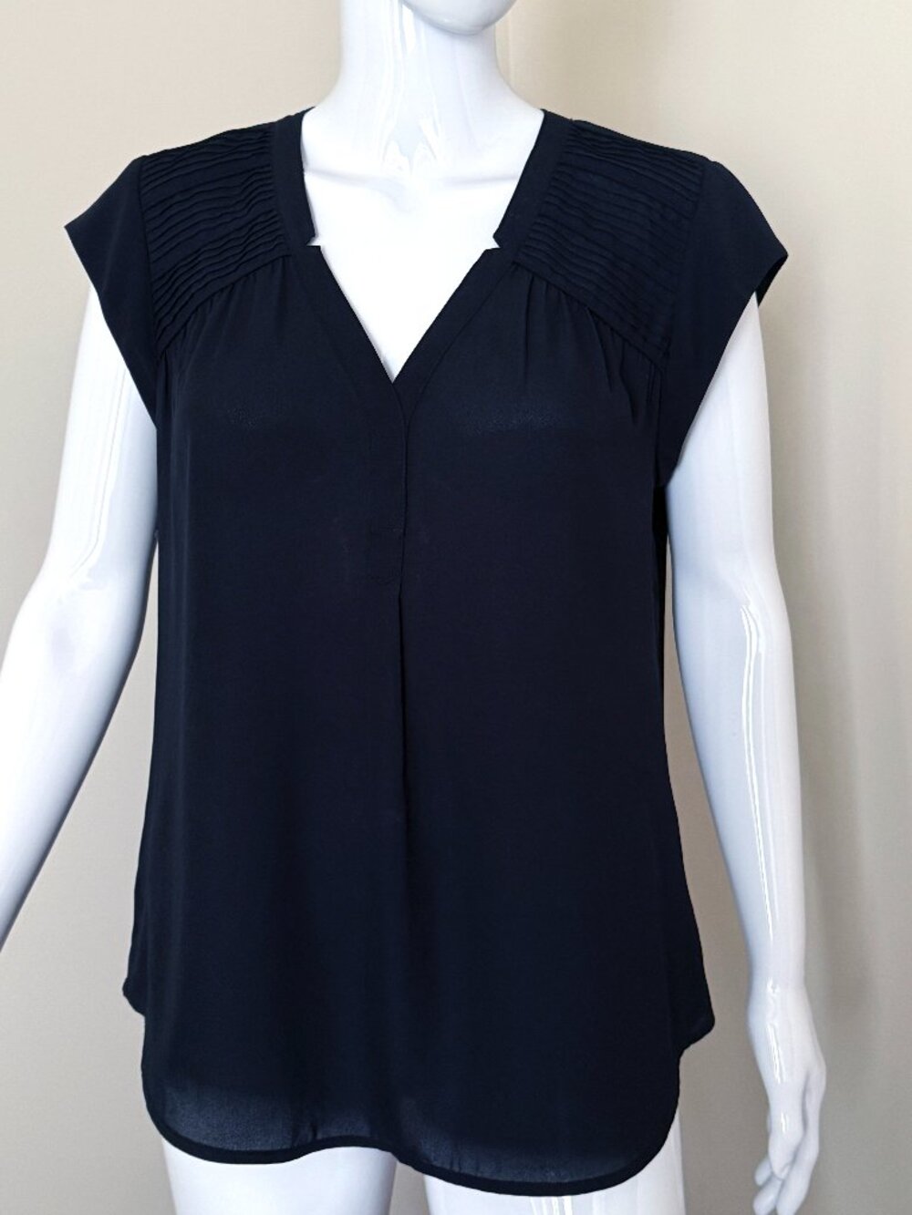 Black Rainn Solid Black Pleated Yoke V-Neck Top High Low Hem M